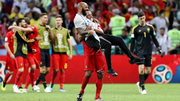 Prancis vs Belgia: Thierry Henry Posisinya Serba Salah