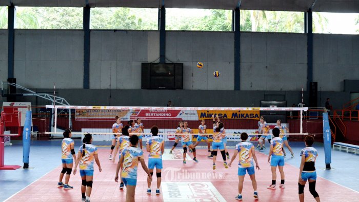 Tim Voli Putri Manado Rebut Piala Kapolda Sulut