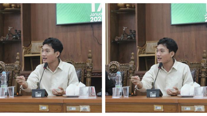 KETUA BEM UGM DITEROR - Kolase foto: Ketua Badan Eksekutif Mahasiswa Universitas Gadjah Mada (BEM UGM), Tiyo Ardianto. Ketua Badan Eksekutif Mahasiswa (BEM) UGM, Tiyo Ardianto mendapatkan teror dari orang tak dikenal, UGM pasang badan bakal berikan perlindungan.
