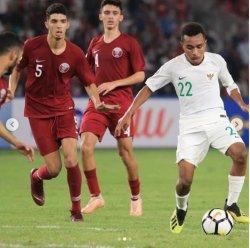 Masih Ingat Aksi Tengil Todd Ferre Saat Hattrick ke Gawang Qatar? Sepatu yang Dipakainya Dilelang