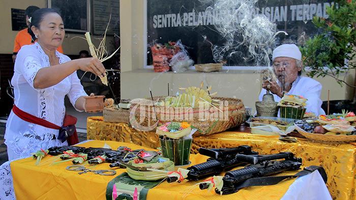 Tumpek Landep: Upacara Umat Hindu untuk Mohon Ketajaman Berpikir kepada Hyang Widhi