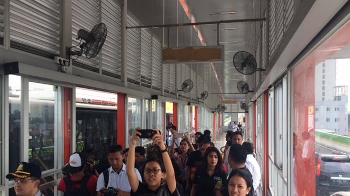 Kecepatan Bus Transjakarta Rute Ciledug-Tendean Maksimal 40 Km/Jam