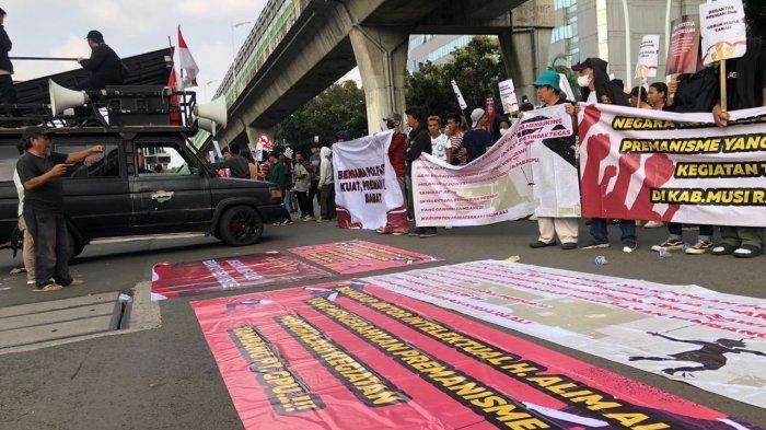Sambangi Mabes Polri, Massa Dukung Kapolri Tindak Premanisme di Musi Rawas Utara
