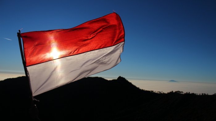 Epik! Upacara Peringatan 17 Agustus di Puncak Gunung