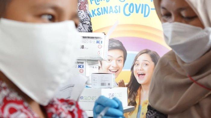 500 Siswa SD di Bekasi Terima Vaksinasi Sinovac Dosis Pertama