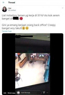 Viral video pegawai Starbucks melakukan pelecehan seksual terhadap pengunjung melalui CCTV. Manajemen Starbucks langsung menindak tegas. 