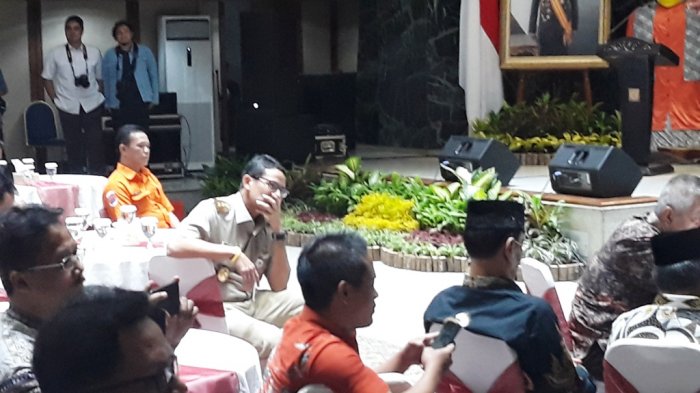 Ekspresi Takjub Sandiaga Uno Saat Dengarkan Alunan Piano Yusuf Oeblet