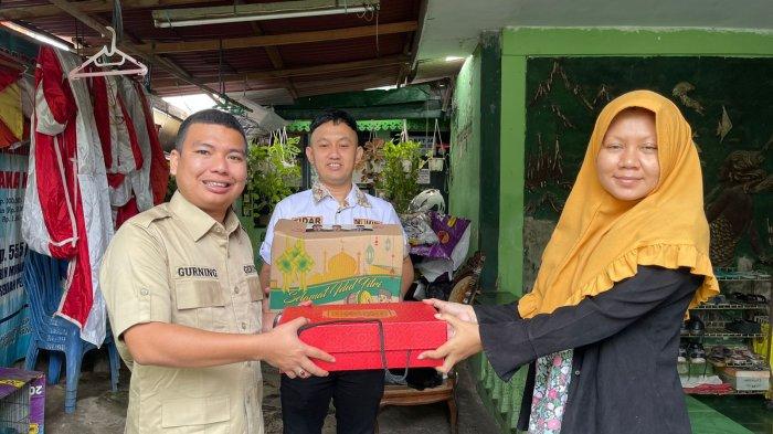 Di Tengah Meningkatnya Harga Bahan Pokok, Wasekjen Gerindra Bagikan Sembako ke Masyarakat