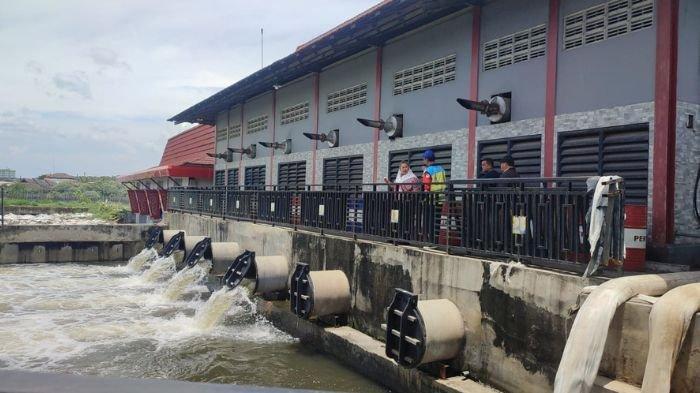 Percepat Penanganan Banjir, Pemkot Semarang Gandeng BBWS Pemali Juana Bersihkan Saluran dari Sampah
