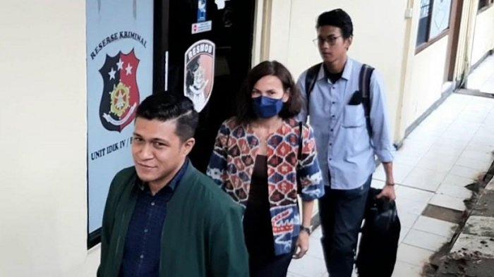 Rusak Properti Rumah Mantan Suami, Wanda Hamidah Diperiksa Polisi