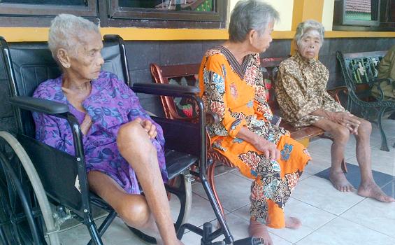 Memanusiakan Orang-orang Terlantar dan Ujian Kesabaran Bagi Petugas Panti Sosial