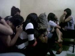 2 Pria Bugil dan 14 Wanita Pemijat Diamankan