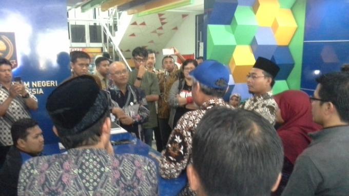 Kemendagr Tegaskan Pencetakan E-KTP Warga Manislor Tidak Di Jakarta