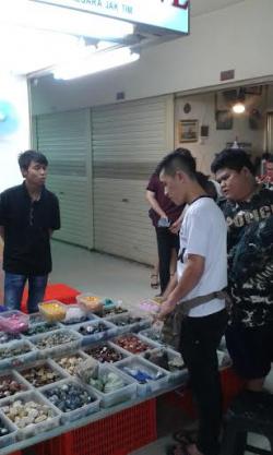 Keluhan Seorang Penjual Batu Akik: Setelah Lebaran Pelanggan Saya Menghilang
