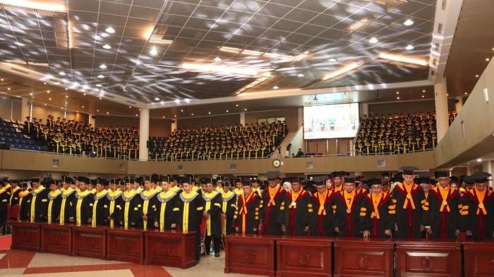 wisudawan univ terbuka 2511