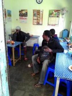Main Tarkam, Tiga WNA Asal Mali Ditangkap saat Makan Soto