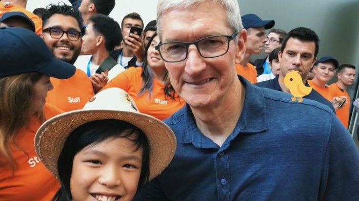 Bocah Cilik Jagoan Progammer Asal Indonesia Pamer Selfie Bareng Bos Apple