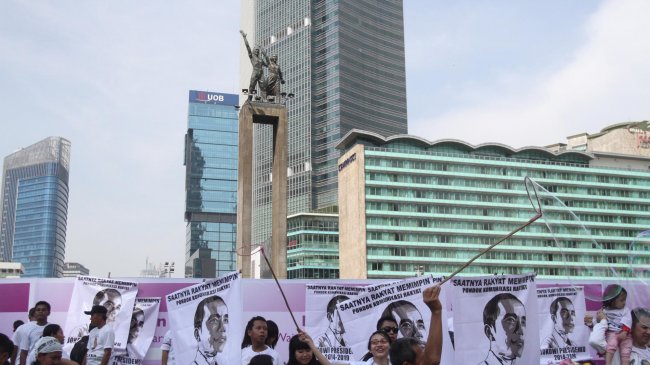 20140602_021814_relawan-jokowi-meriahkan-car-free-day-di-jakarta.jpg