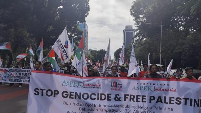 Genosida Terjadi di Gaza, Perhimpunan Pekerja Indonesia Suarakan 5 Tuntutan Saat Geruduk Kedubes AS