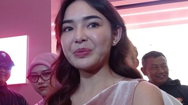 Aksi Kocak Amanda Manopo Pasca-Menikah, Foto Profil Berwajah Biru hingga Kostum Aneh dengan Kenny