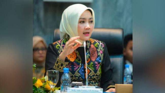 Istri Ridwan Kamil Diprotes Santri Imbas Kritiknya soal Pembangunan Al Khoziny Pakai APBN