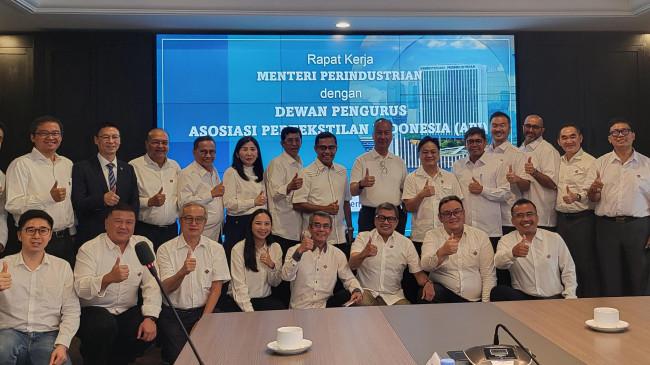 Atasi Serbuan Thrifting, API Dukung Terbitnya Permenperin 27/2025 