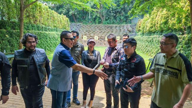 Bamsoet Apresiasi Kegiatan Riding dan Fun Shooting PERIKHSA Riders