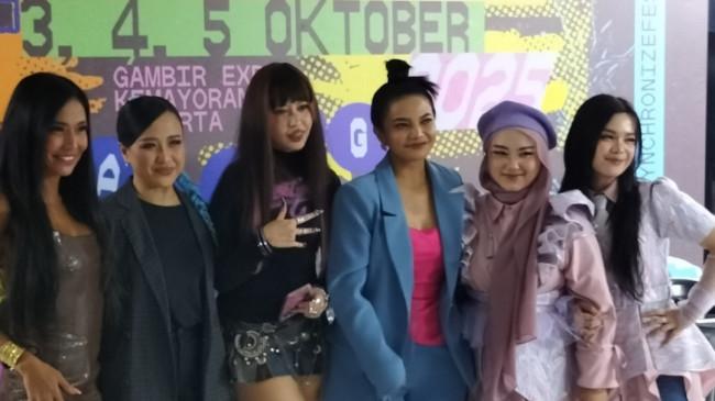 Citra Scholastika Sindir Mantan, Bawakan Lagu 'Everybody Knew' di Synchronize Fest 2025