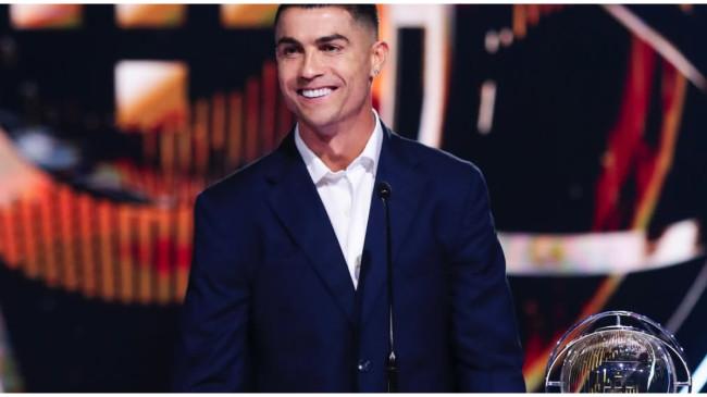 Trofi Baru Lagi untuk Cristiano Ronaldo, CR7 dari Portugal Mendunia