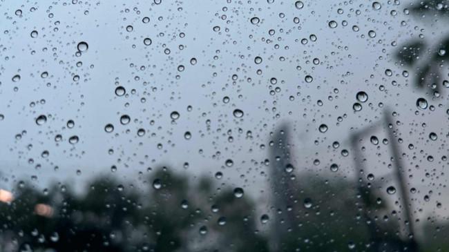 Prakiraan Cuaca Kota Surabaya Selasa, 28 Oktober 2025: Hujan Petir Pagi Hari