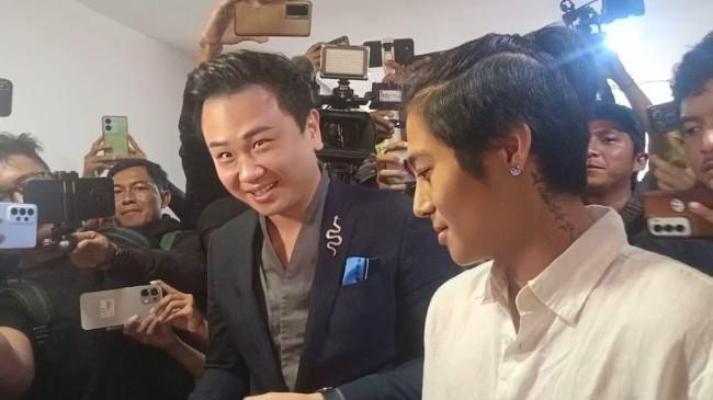 DJ Panda Sambangi Polda Metro Jaya, Agendanya Mediasi dengan Erika Carlina