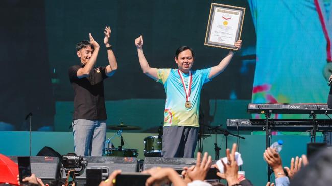 Kukuhkan Hari Green Democracy lewat Fun Walk, DPD RI Terima Rekor MURI