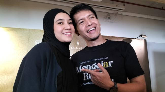 Chemistry Asli Suami Istri, Dhini Aminarti dan Dimas Seto Main di Film Mengejar Restu