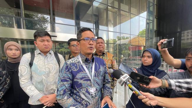 Febri Diansyah Dampingi Tersangka Korupsi Proyek Digitalisasi SPBU yang Diperiksa KPK