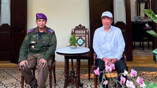 Pendukung Jokowi Bereaksi Ancam Demo Pakai Bra di Mabes Polri dan Bangun Tenda Nginep di Polda Metro