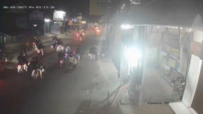 Geng Motor Serang Warkop Motifnya Balas Dendam Namun Salah Sasaran, Polisi Buru Pelaku