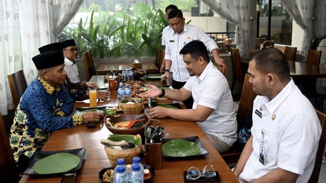 Gubernur Bobby Nasution Bahas Dukungan Pendidikan Pesantren Bersama PW Muhammadiyah Sumut