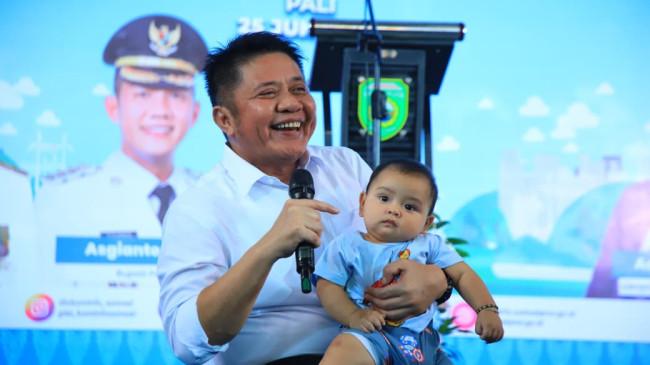 Sumsel Berhasil Tekan Stunting, Gubernur Herman Deru Raih Penghargaan dari Menko PMK