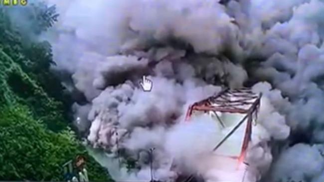 Sirine Bahaya Mengaum saat Erupsi Gunung Semeru, Jembatan Gladak Perak Ditelan Awan Panas