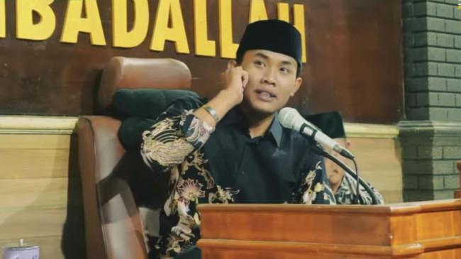 Gus Elham Yahya Dikecam usai Ciumi Bocah Perempuan, KPAI hingga MUI Bereaksi