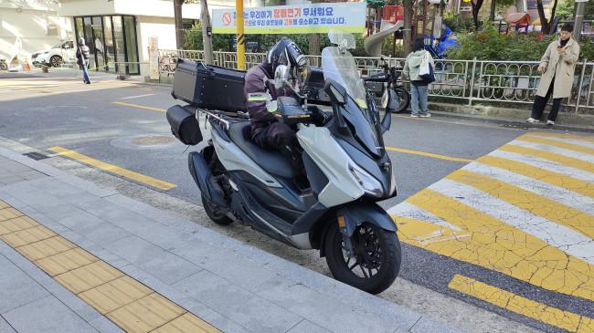 Di Seoul, Honda PCX dan Super Cub Jadi Kendaraan Kurir untuk Kirim Barang