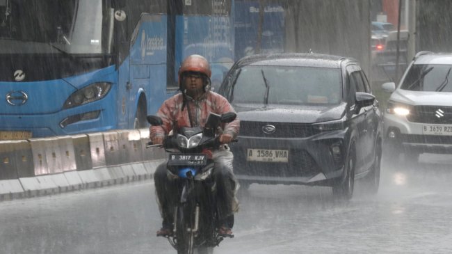 Prakiraan Cuaca DKI Jakarta Hari Ini, 7 November 2025: Seluruh Wilayah Berpotensi Hujan