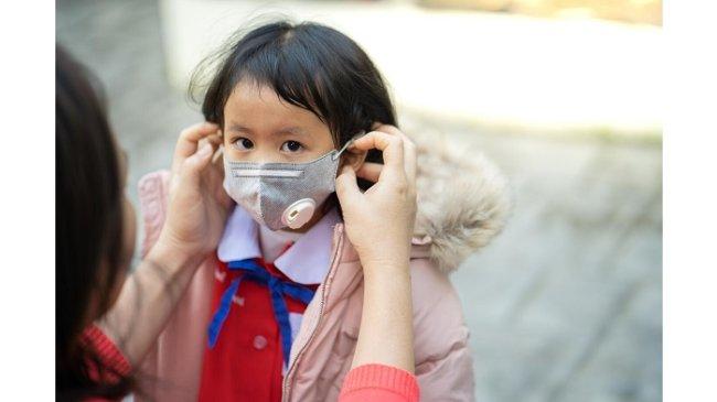 Sudah Pakai Masker, Mengapa Masih Bisa Terserang Flu? Ini Penjelasan Dokter Paru