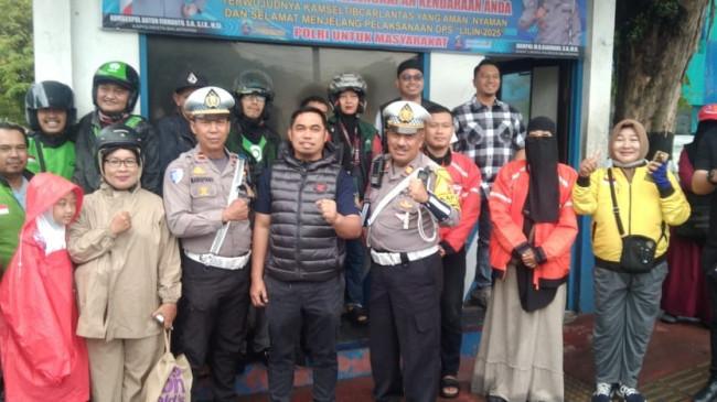 HDCI Balikpapan dan Polresta Bagikan 400 Paket Makanan dalam Aksi Jumat Berkah