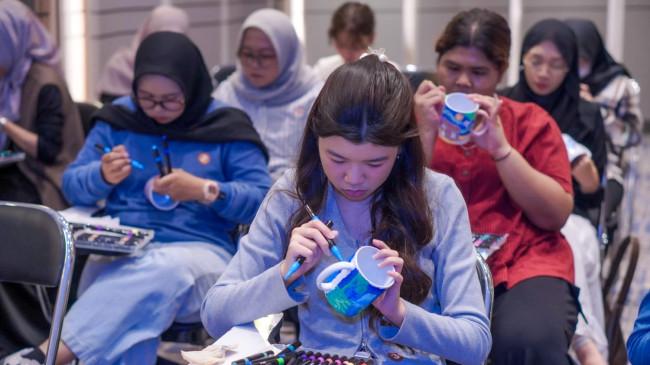 Asah Kreativitas Pelajar Jabodetabek Lewat Kompetisi Seni Akrilik