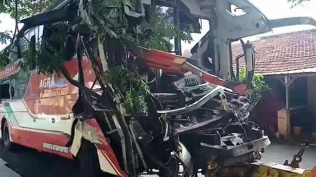 Kecelakaan 3 Bus-Minibus di Tol Cipali, 5 Korban Tewas, Agustin Terlempar saat Tertidur