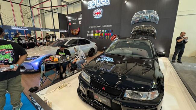 Mitsubishi Lancer CK5 Tahun 2002 Tampil Cakep Hasil Kolaborasi ABCA dan Gorfar Hilman 