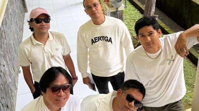 LYLA Jadi Idola Baru Pensi Lewat Lagu ‘Ga Romantis’ yang Viral Lagi