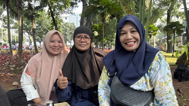 Ribuan Warga Padati Monas, Emak-Emak Piknik di Jalur Hijau Saksikan Perayaan HUT TNI