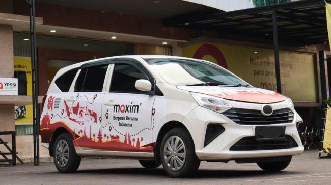 Semarak HUT RI, Maxim Gratiskan Perjalanan dengan 81 Mobil Dekorasi Merah Putih di 19 Kota Indonesia